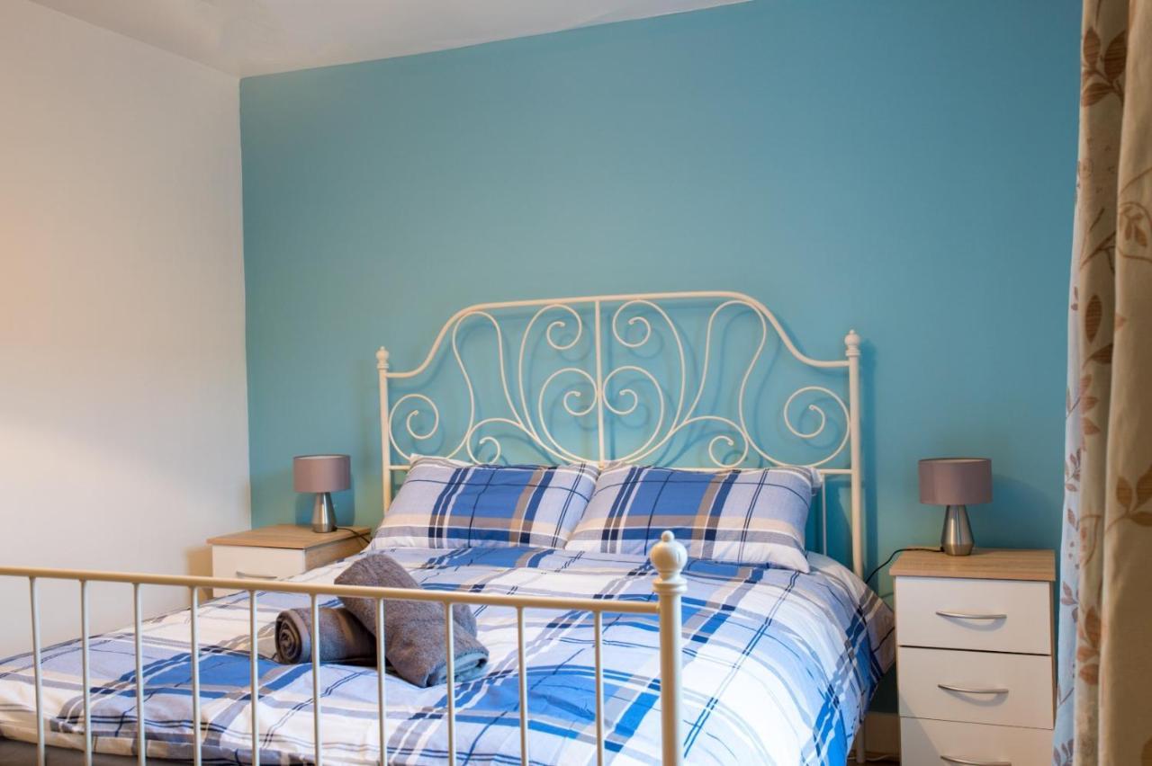 Exclusive Offers L Last-Minute Specials L Parking Free L Double Bed House L Uk L Gaming Room L Komfy 3 Bedroom Cottage With Riverview L Perfect For Short Or Long Stays Reading Exterior photo